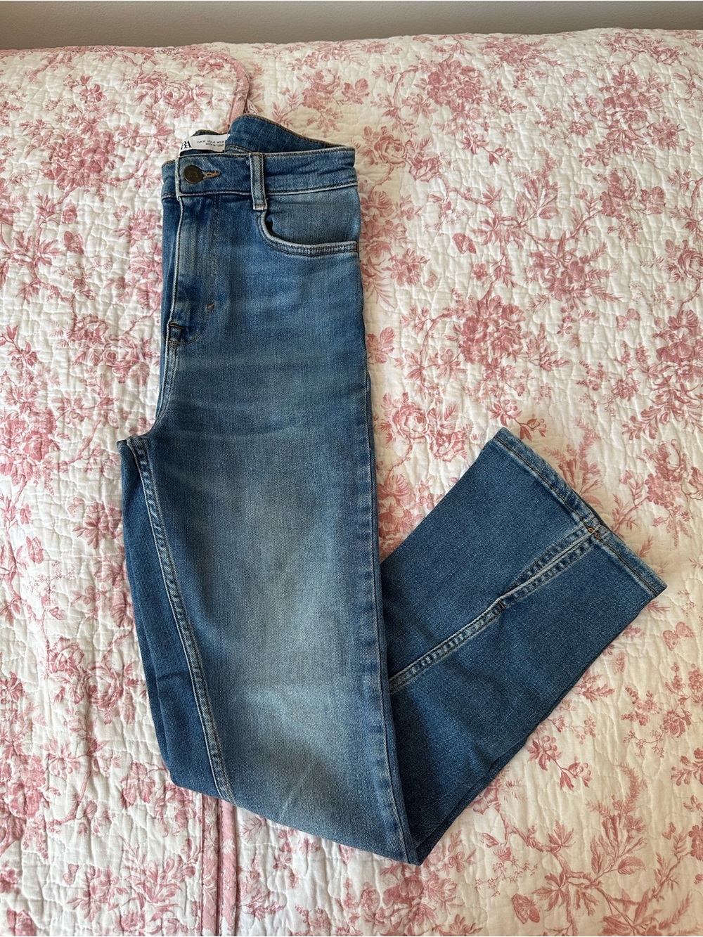 Zara blue cropped flare split hem jeans size 4